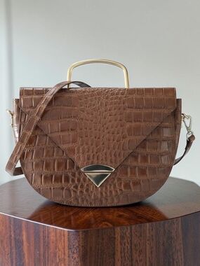 Vintage REMO Crocodile-Effect Half-Moon Shoulder Bag Tan Brown Croc-Embossed